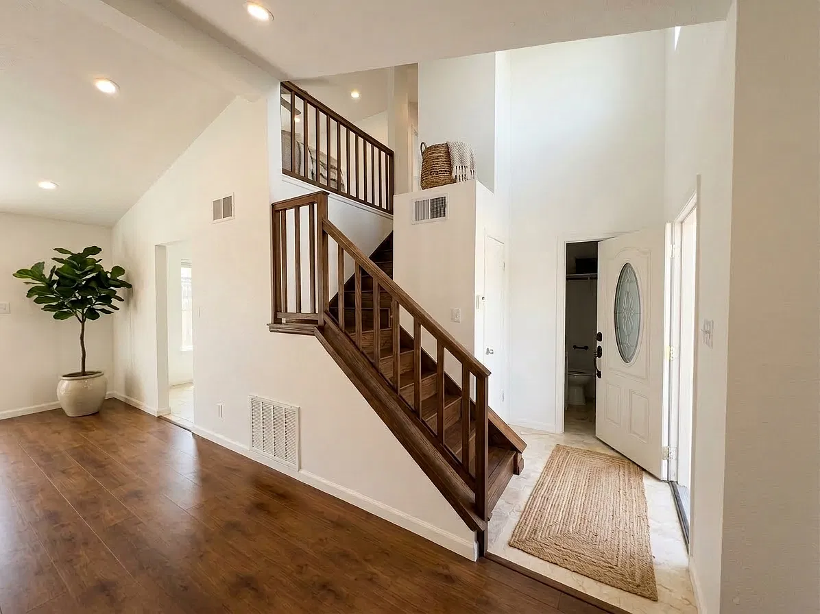 3 bed, 1.5 bath, 1260 sqft, $2,130 — Photo 3