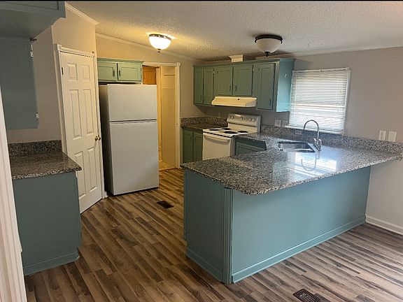 4th image of 135 Trotters Ln
