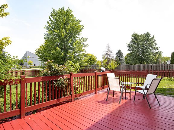 5th image of 10082 Long Meadow Dr