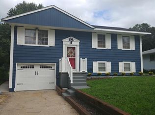 3120 SW Grand Ct, Topeka, KS 66614