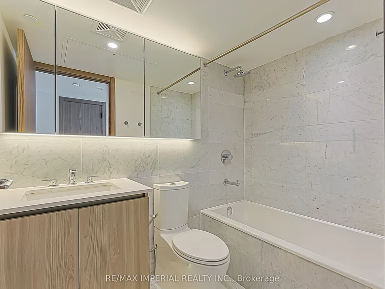 17 Bathurst St #2707 — Photo 24