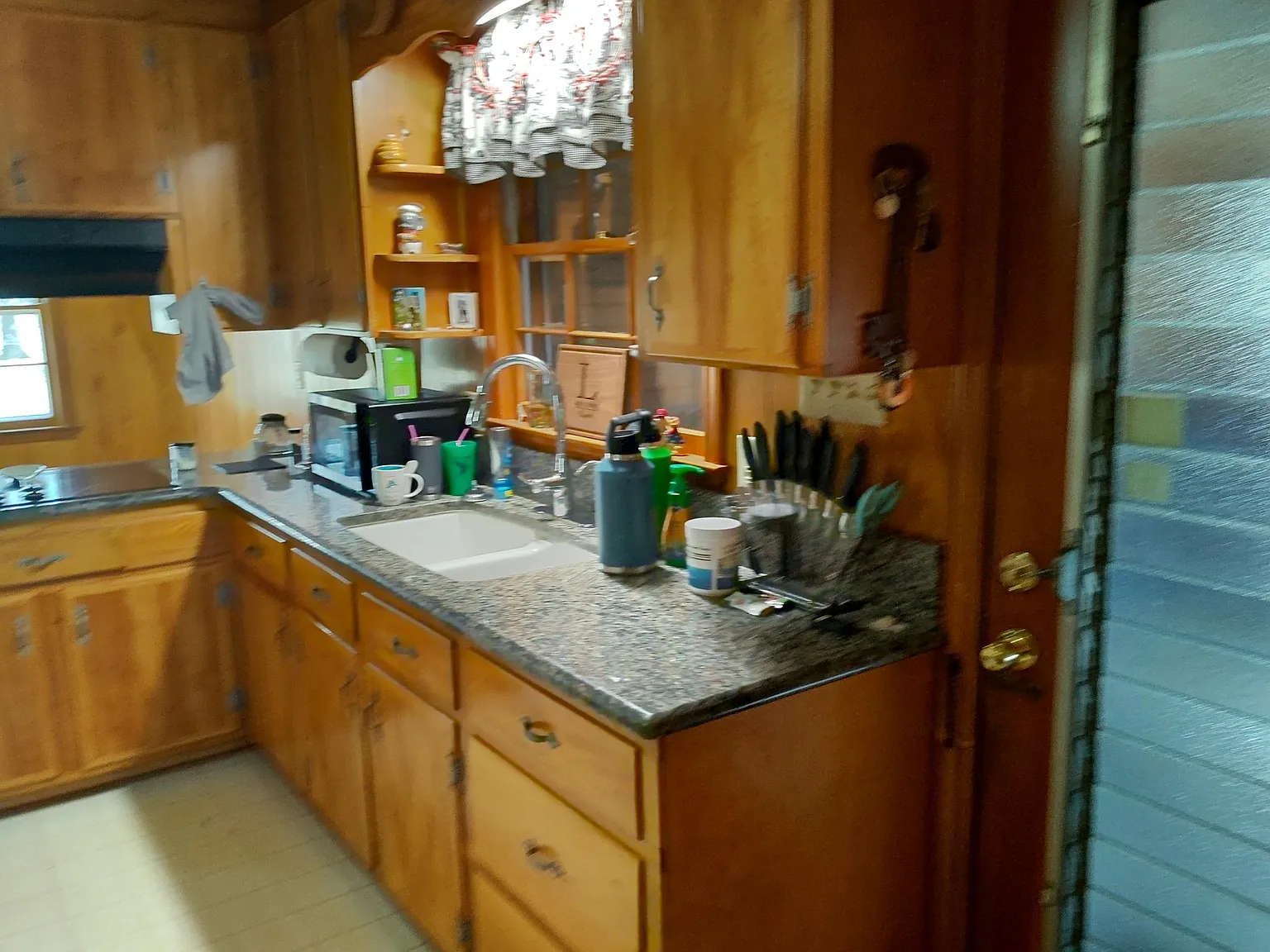 3 bed, 1618 sqft, $2,400 — Photo 2