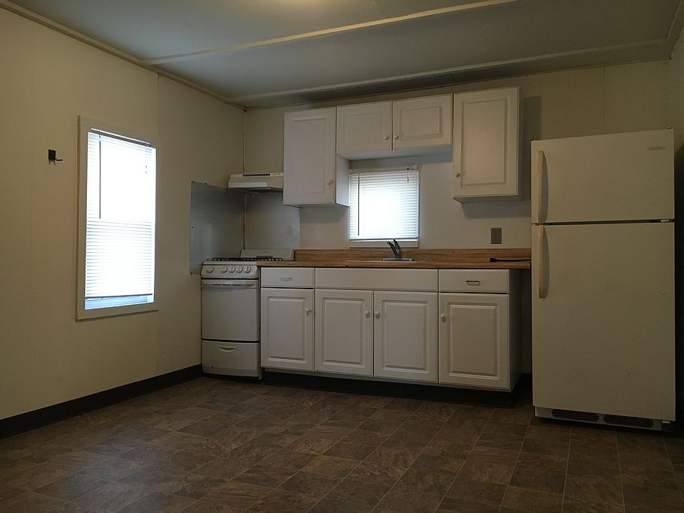1st image of 254 W Main St APT 3