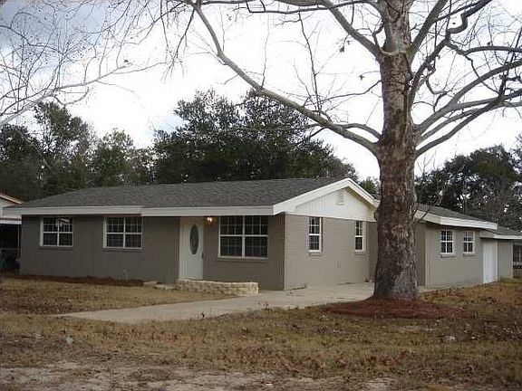 Side view corner lot