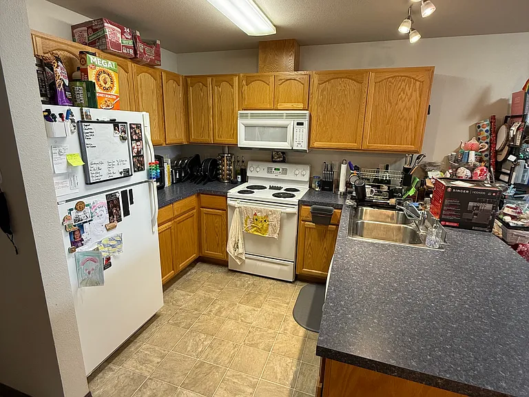 1450 SE Harvest Dr #A-11 — Photo 2