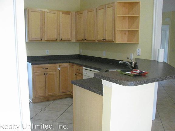 3rd image of 1750 SW Ardmore St