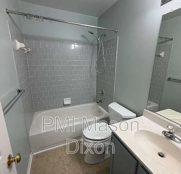 2404 Sandwich Ct — Photo 8