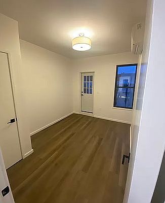 4th image of 794 McDonald Ave #2