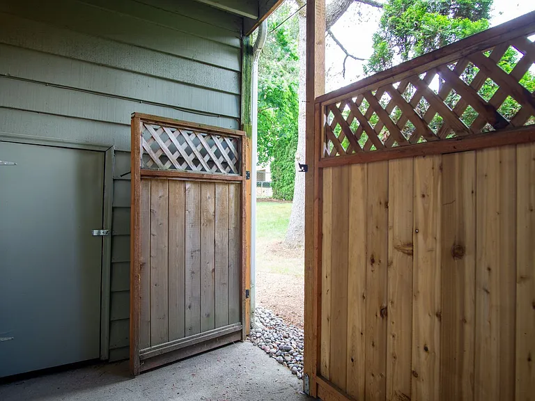 12155 SW Spur Ct #A — Photo 15