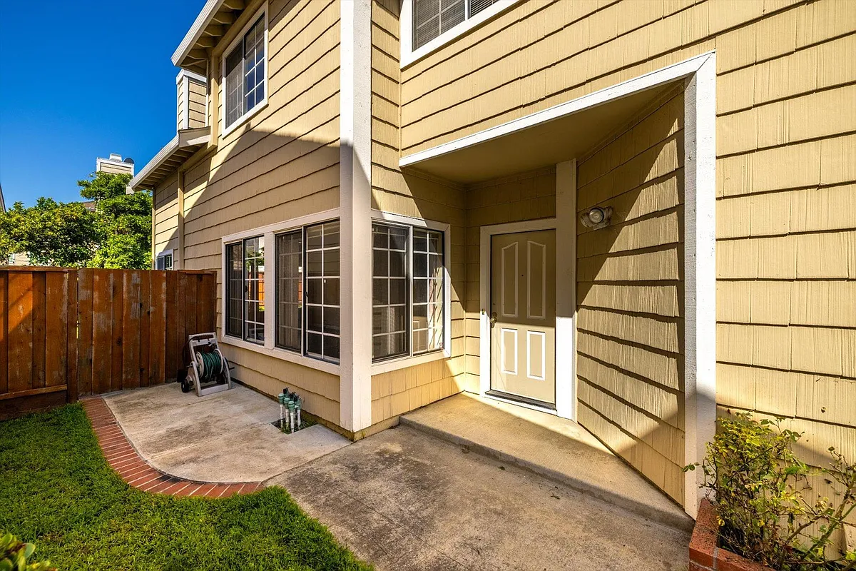Building Photo - 34267 Quartz Ter