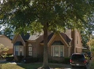 5881 Plum Valley Dr, Memphis, TN 38141