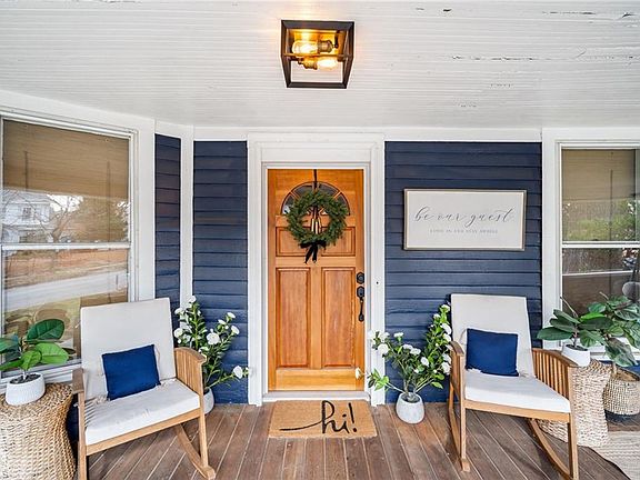 2nd image of 1102 Johnson St