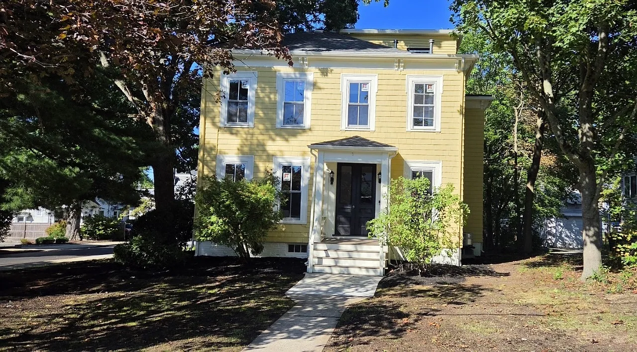 4 bed, 2.5 bath, $5,995 — Photo 1