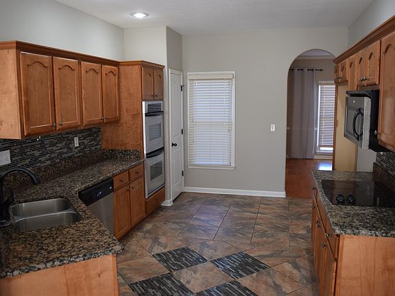 3rd image of 3777 Pavilion Cir
