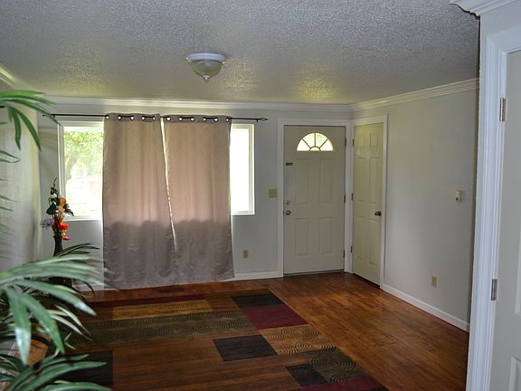 2nd image of 1105 E 61st St