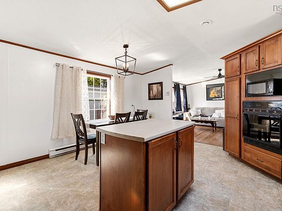 5th image of 276 Circle Dr