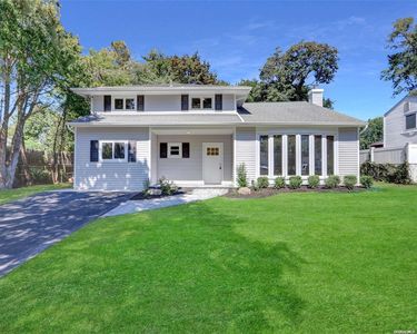 3 Roxanne Court, Huntington Station, NY, 11746