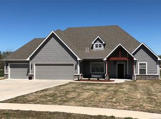 19427 S Fieldstone Ct, Claremore, OK 74017
