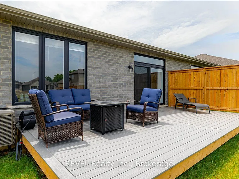 371 Argyle Ave — Photo 27