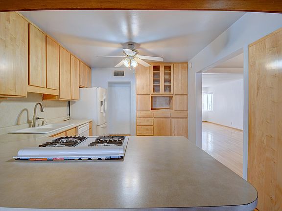 5th image of 2339 Hendola Dr NE