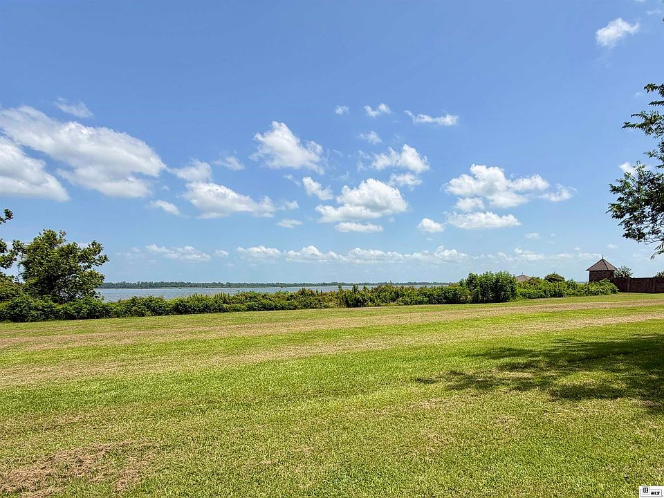 2nd image of 7 Cypress Cove Dr