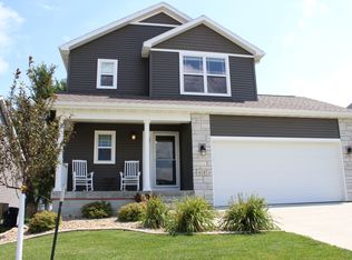 4147 Mockingbird Ln, Waterloo, IA 50702