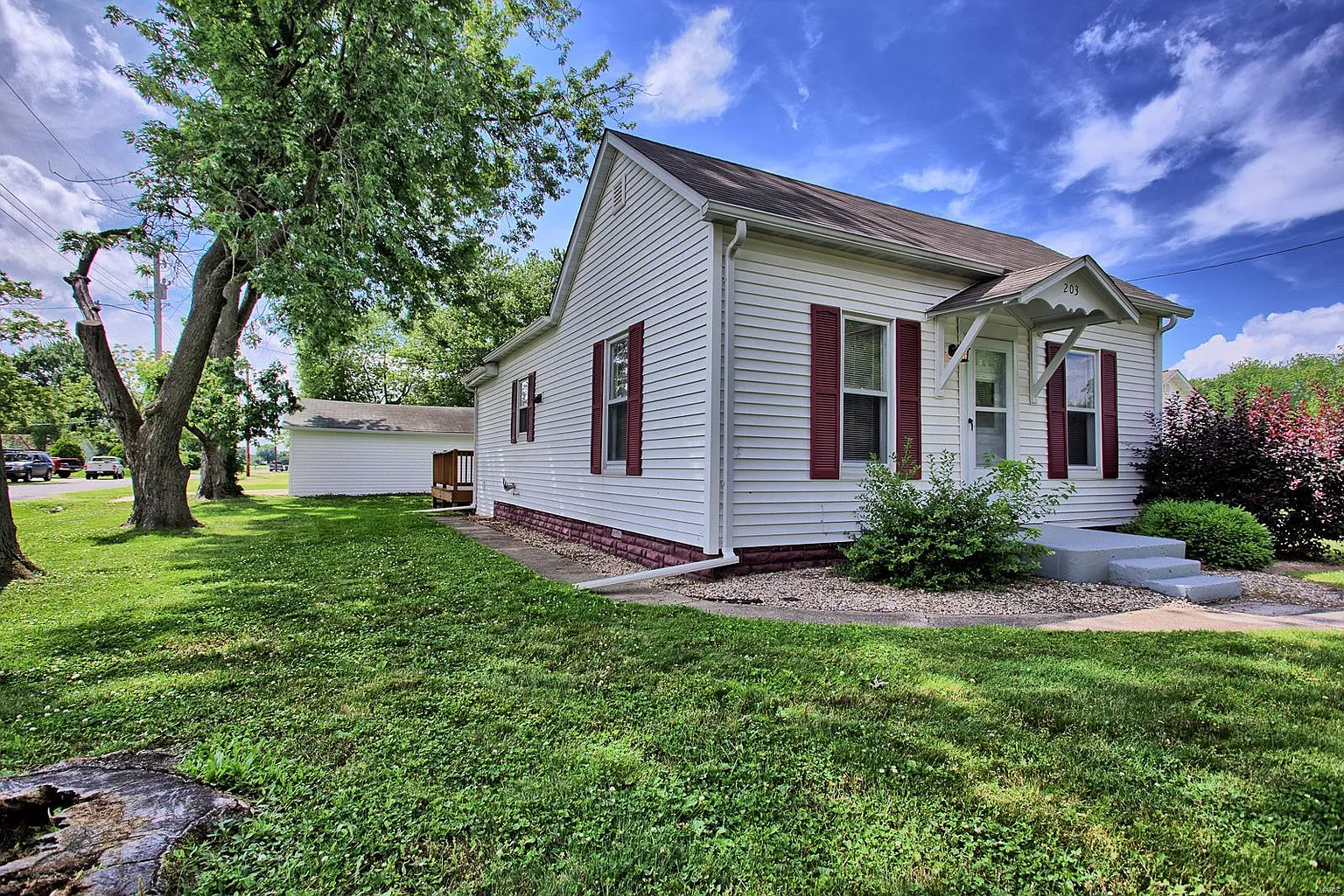 203 N Lincoln St photo 1
