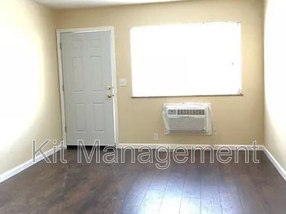 5th image of 2240 W Laskey Rd