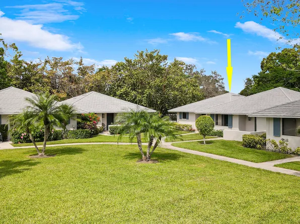 826 Club Drive, Palm Beach Gardens, FL 33418