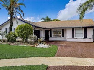 9387 Richmond Cir, Boca Raton, FL 33434