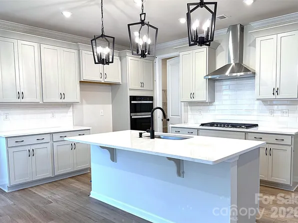 9851 Quercus Ln, Huntersville, NC 28078