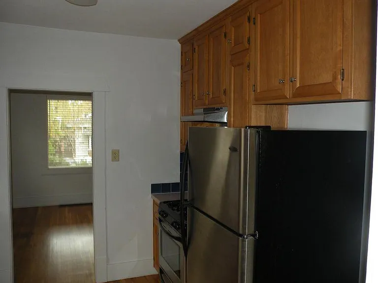1054 S Vine St — Photo 4