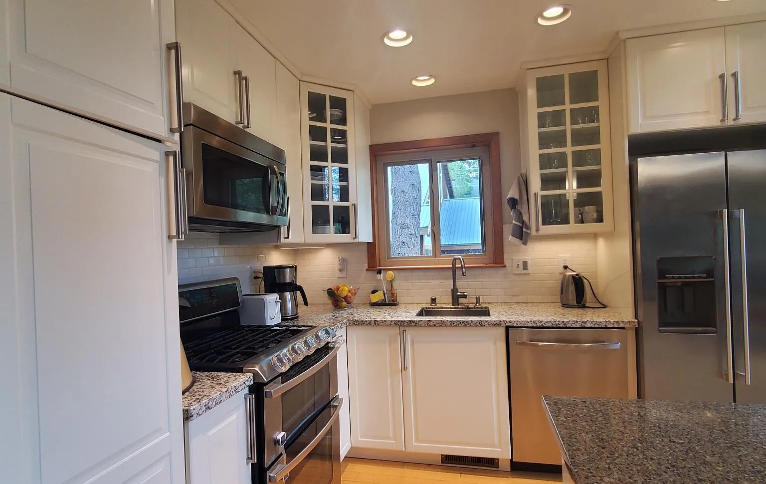 11898 Brookstone Dr — Photo 2