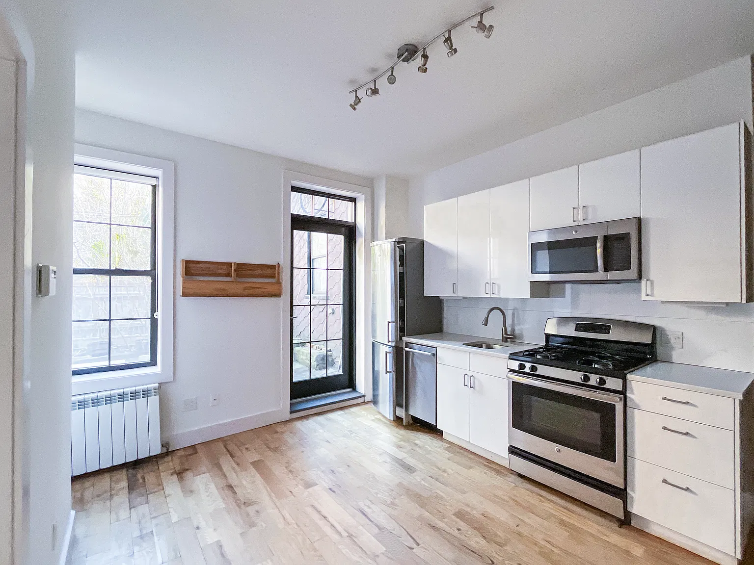 152 Franklin Street — Photo 2