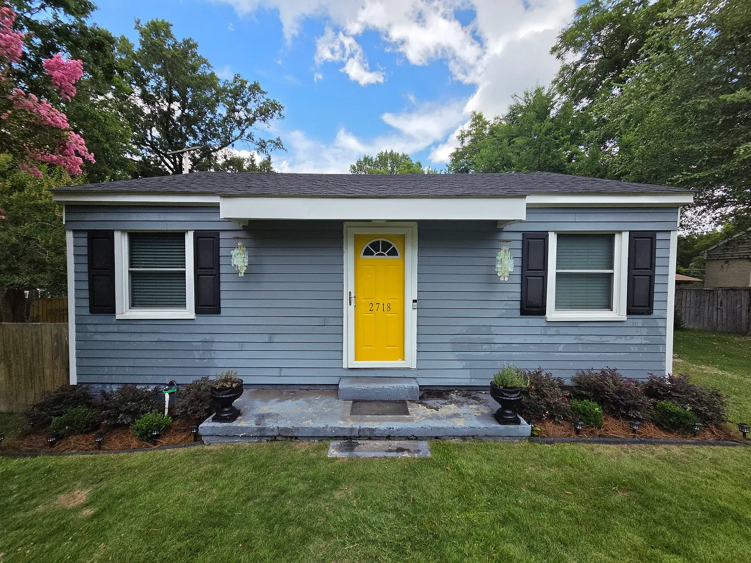 2 bed, 770 sqft, $1,700 — Photo 2