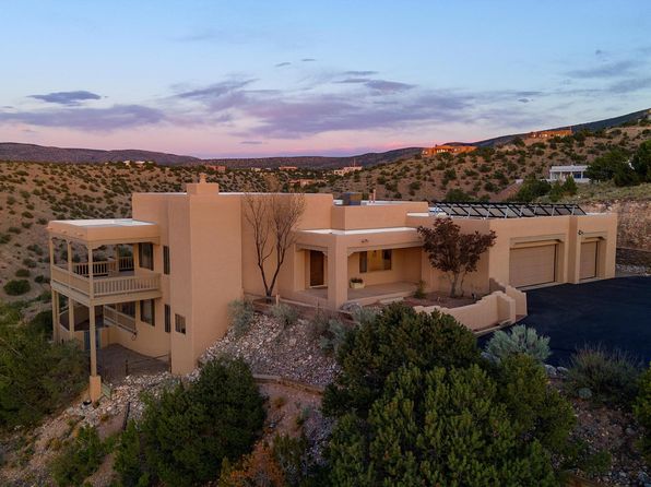 2 Snow Peak Rd, Placitas, NM 87043