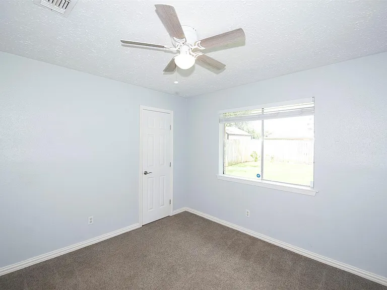2914 Tarpon Dr — Photo 29