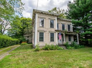 1050 Main St, Hope Valley, RI 02832