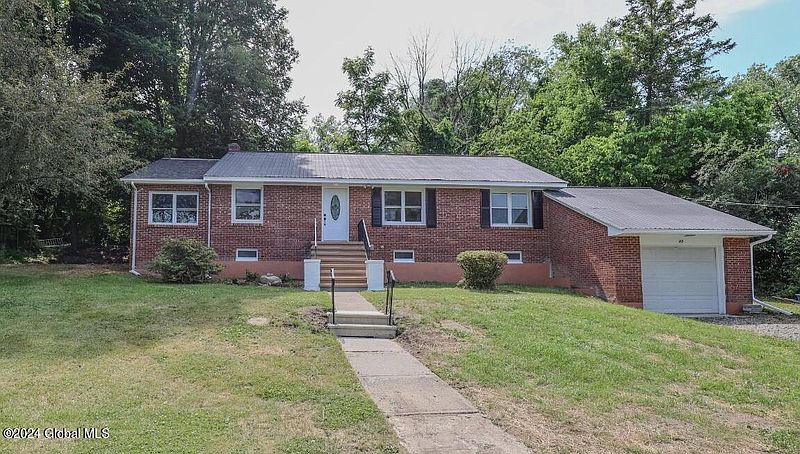 2nd image of 147 Winnie Avenue