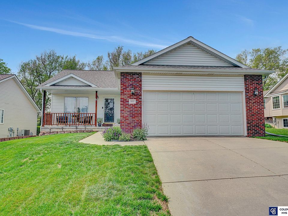 1611 SW 36th St, Lincoln, NE 68522 | Zillow