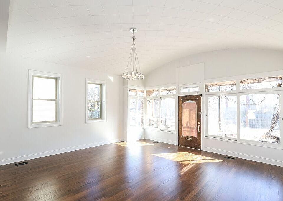 1st image of 1316 W Wrightwood Ave #1