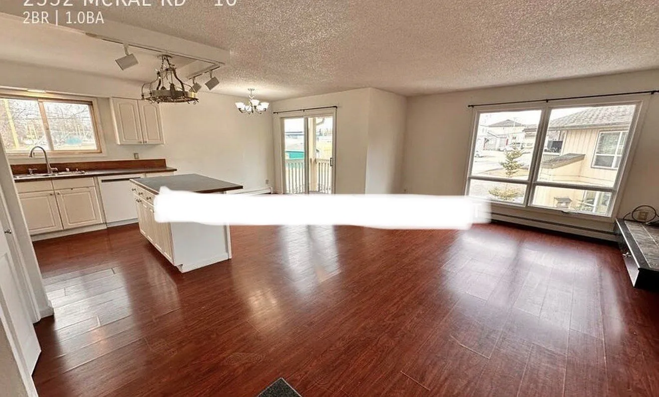 South facing Spenard Condo -close to downtown and airport! — Photo 1