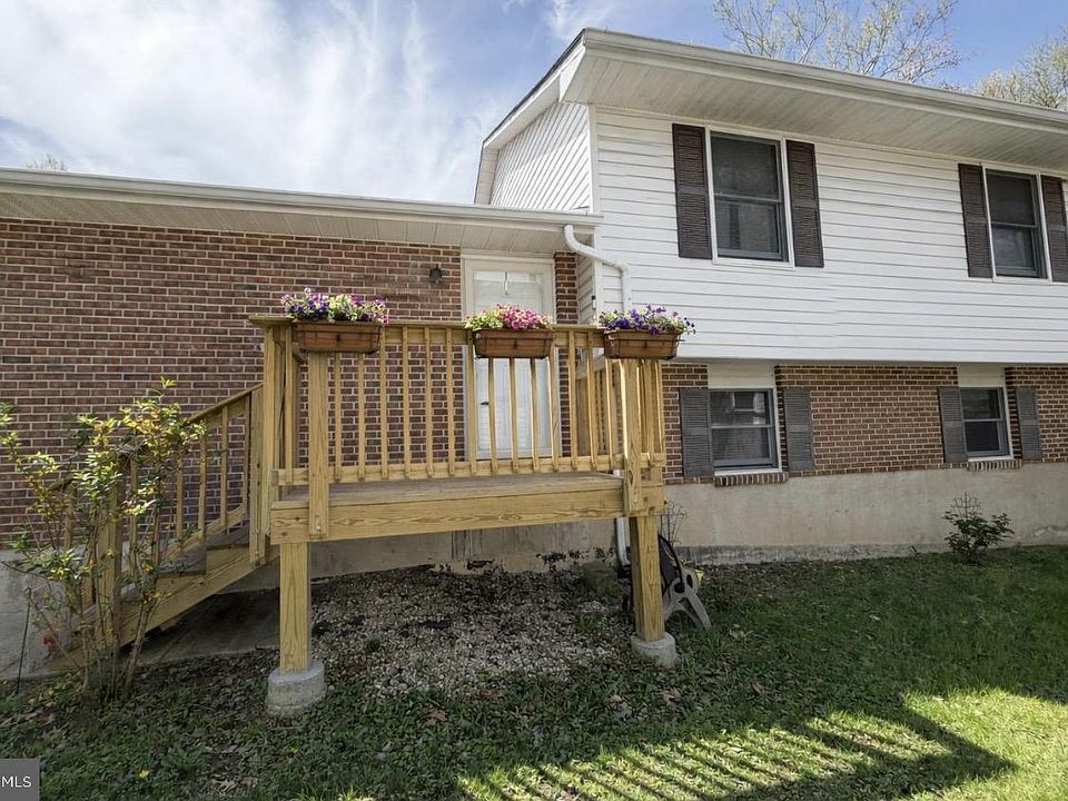 1st image of 8121 Elizabeth Rd