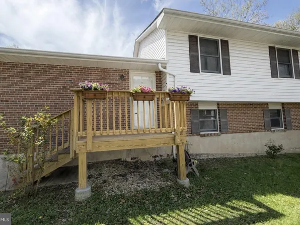 8121 Elizabeth Rd, Pasadena, MD 21122