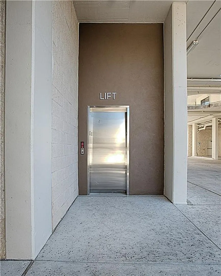 mbe719 — Photo 2