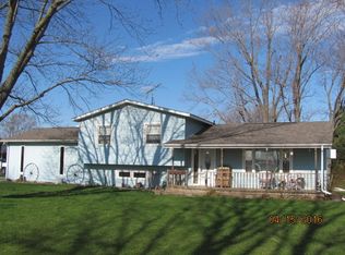 10451 Hampton Dr, Rock Falls, IL 61071