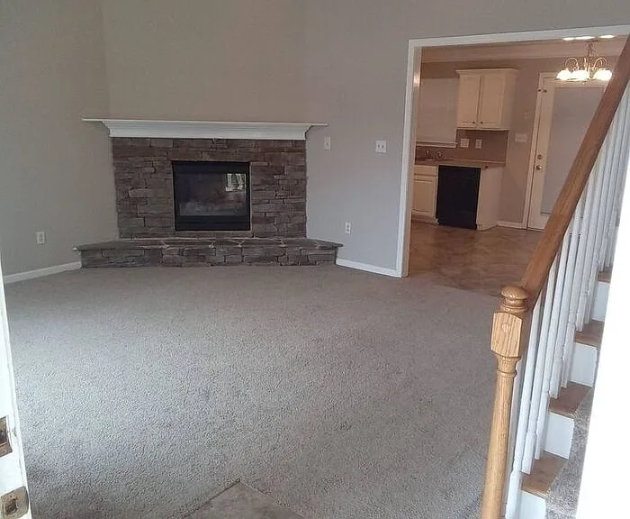 738 Ablow Dr — Photo 4
