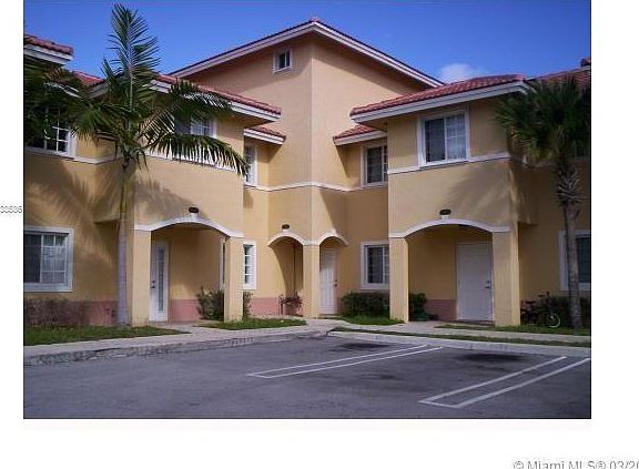 5th image of 2032 NE 167th St APT 1
