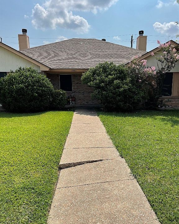 1st image of 997 Meadow Cir N