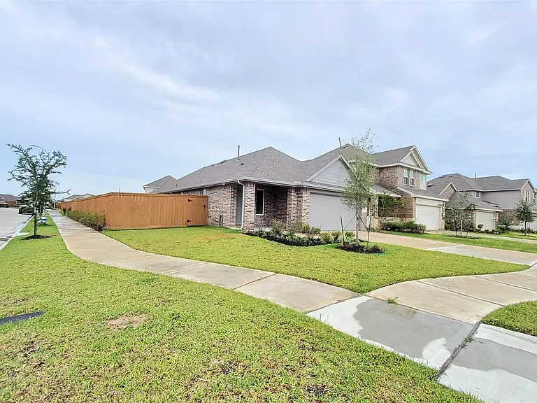 4901 Blue Beetle Ridge Dr — Photo 1